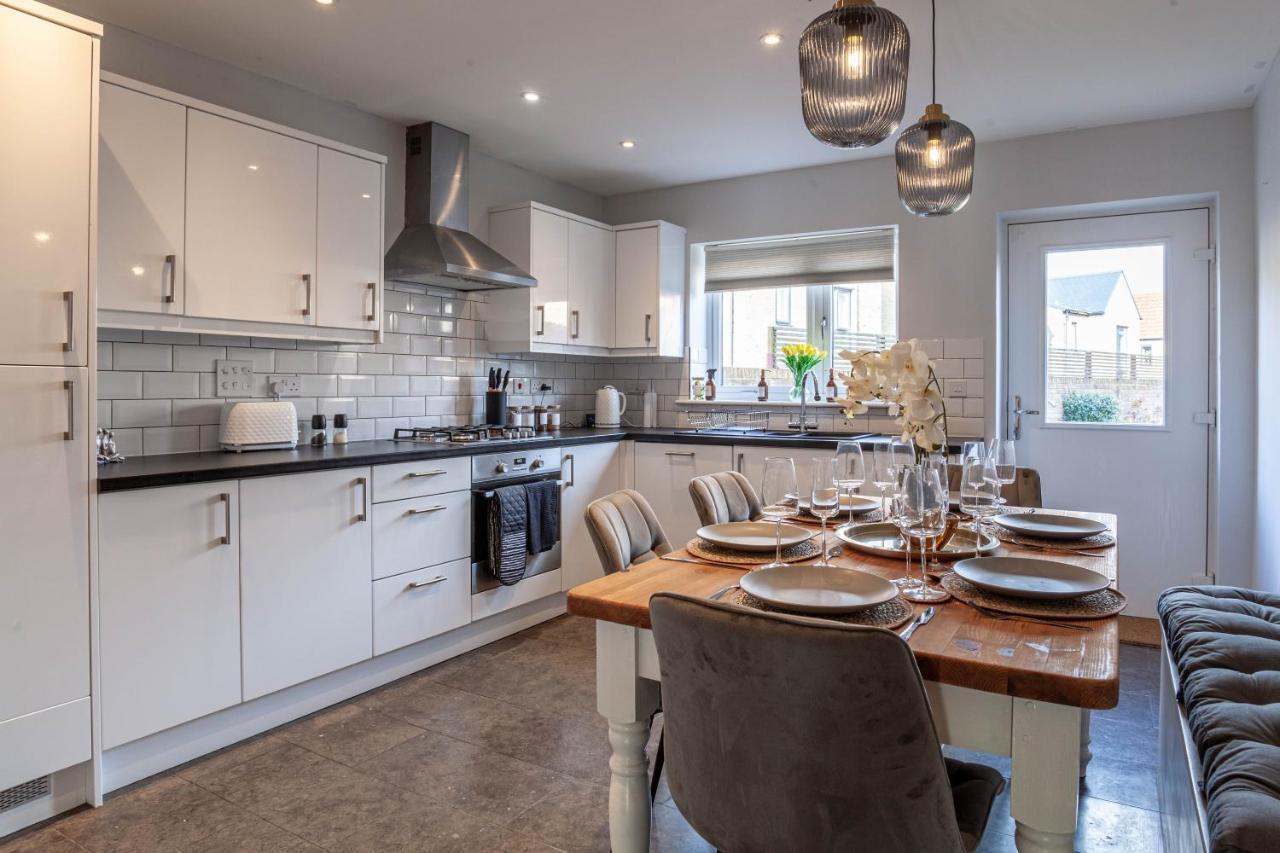 Modern 3 Bedroom House With Parking バース エクステリア 写真